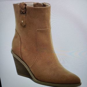 Dr Scholls Mirage Booties  chipmunk brn. 7.5 m new in box